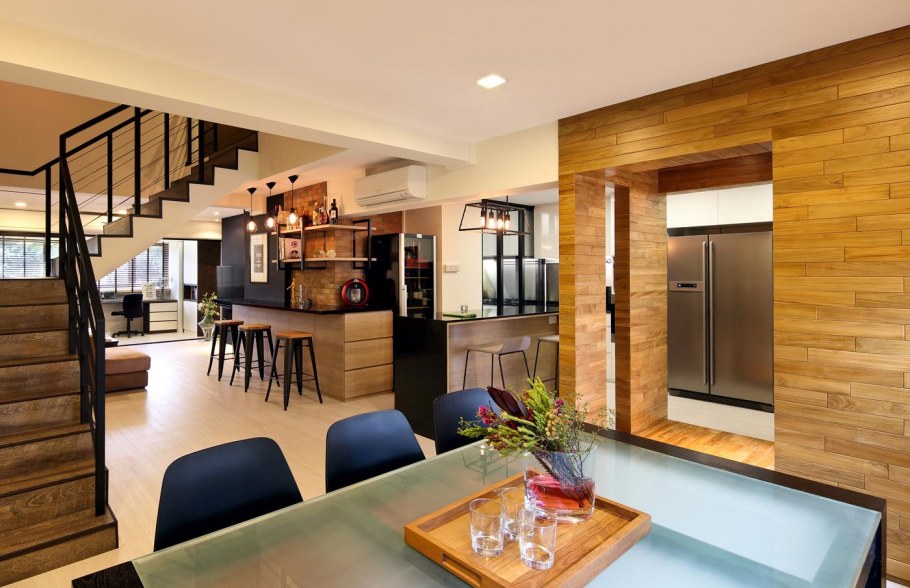 Двухэтажная квартира из дерева