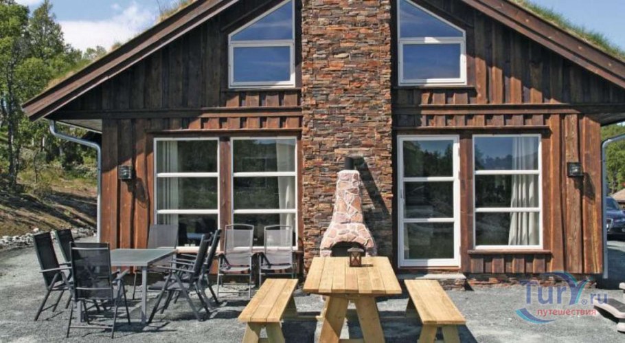 Яркие фасады домов