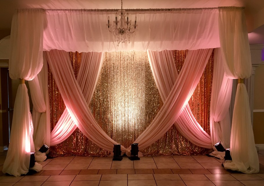 Драпировка зала тканью