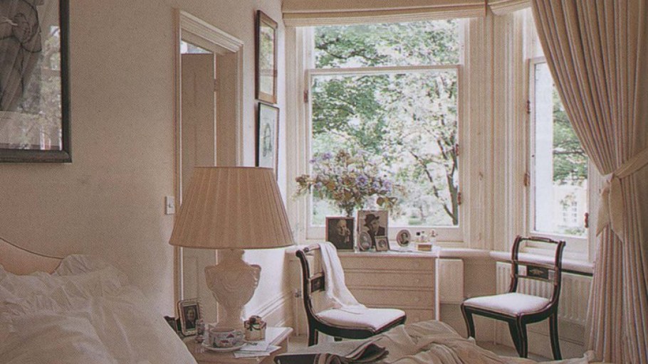 Римские шторы в нише окна