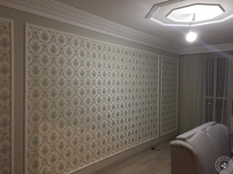 Комбинирование обоев в спальне