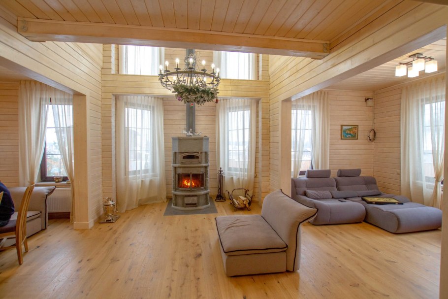 Интерьер деревянного дома