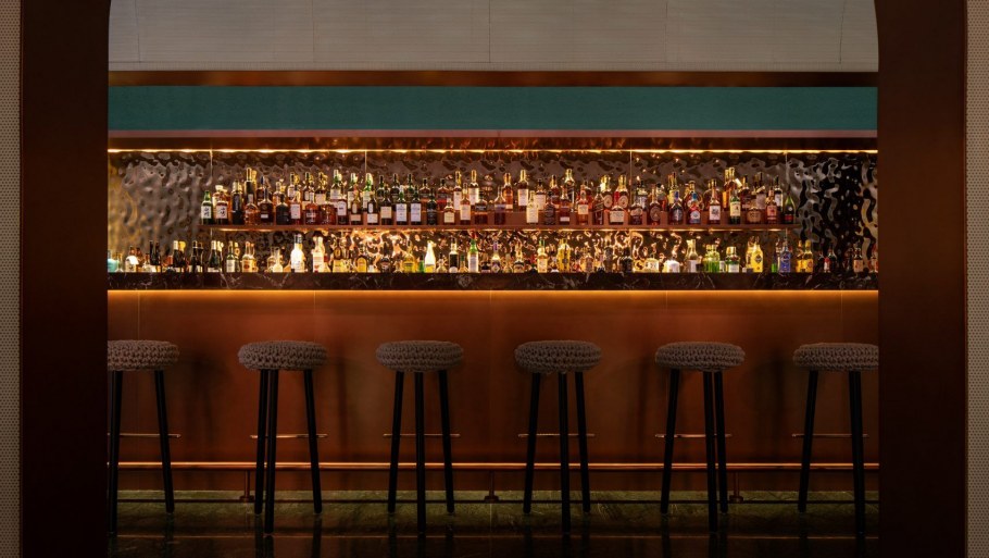 Барная стойка вид спереди