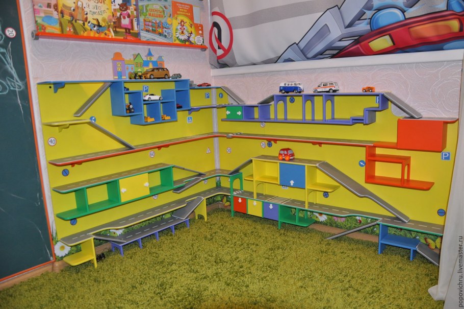 Детский стеллаж гараж