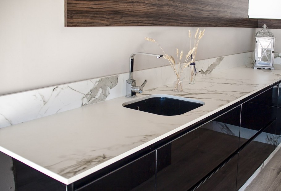 Dekton Aura 15