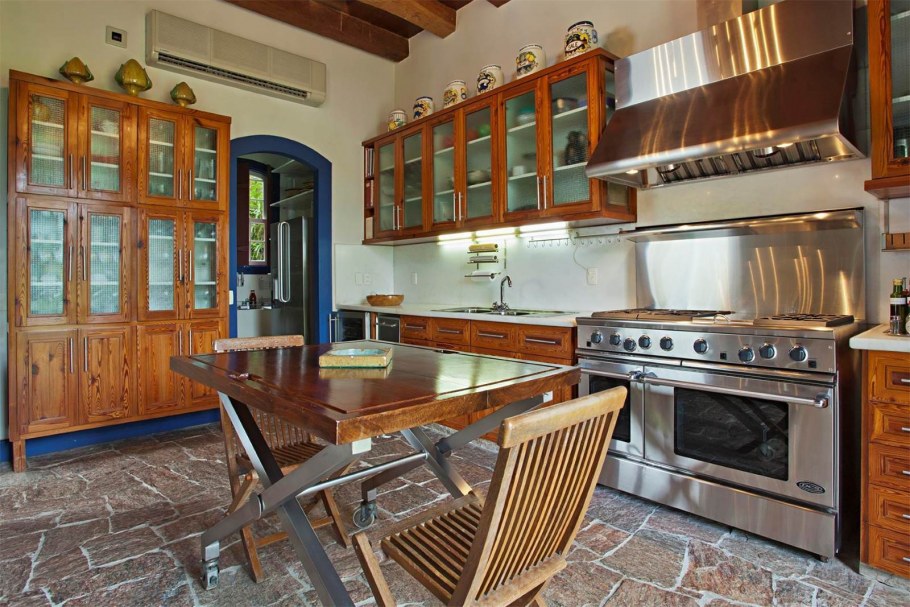 Кухня в колониальном стиле