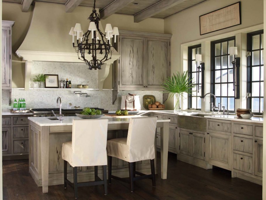 Кухня в колониальном стиле