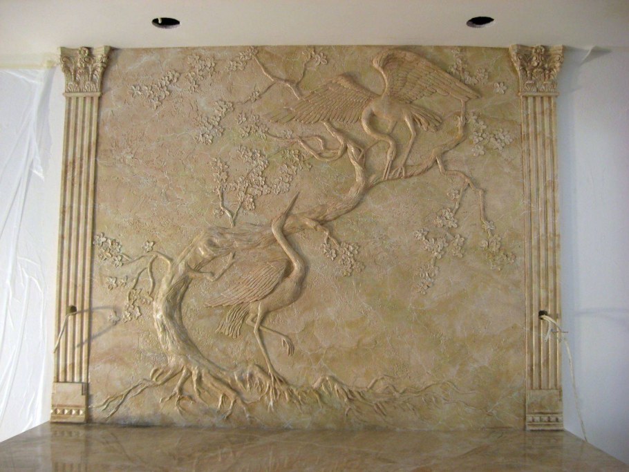 Каменный барельеф