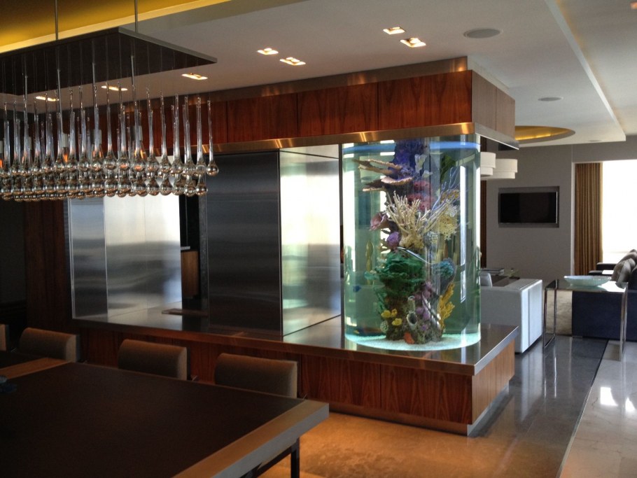 Морской аквариум в интерьере квартиры