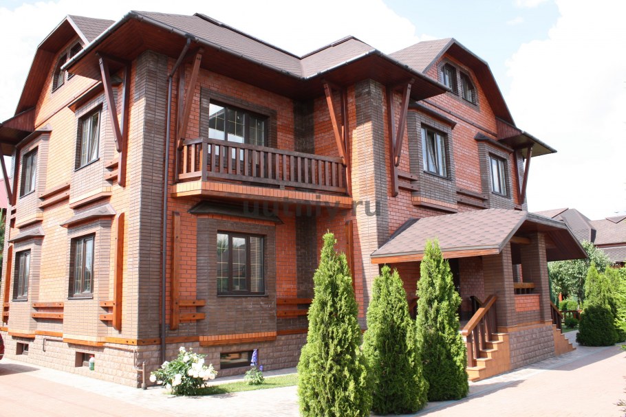 Таунхаус с цоколем