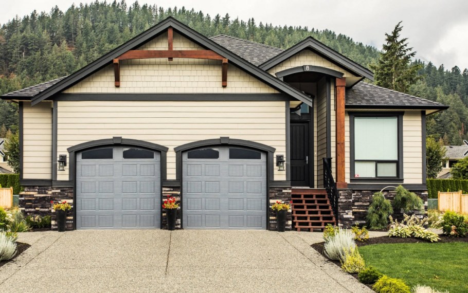 Дом с гаражом