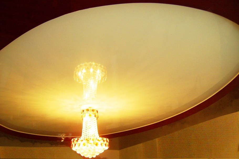 Самая широкая натяжной потолок