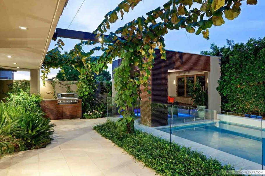 Двор частного дома