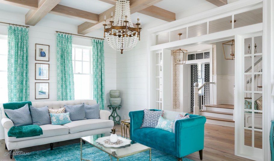 Интерьер гостиной с кухней бирюзовый текстиль