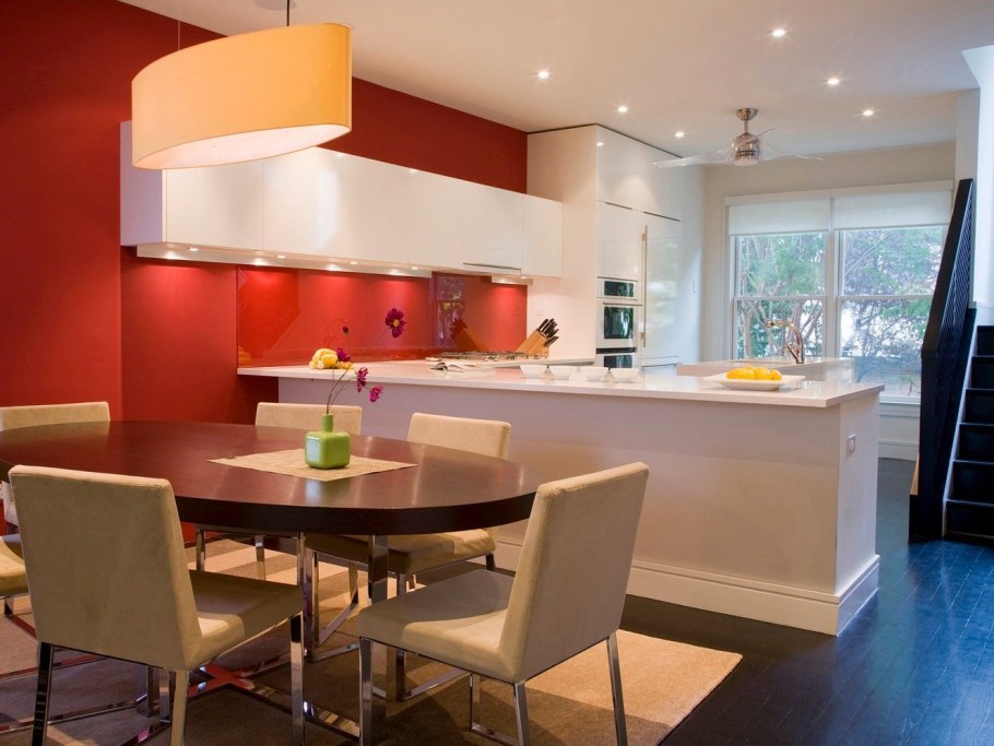 Сочетание цветов в интерьере кухни красный