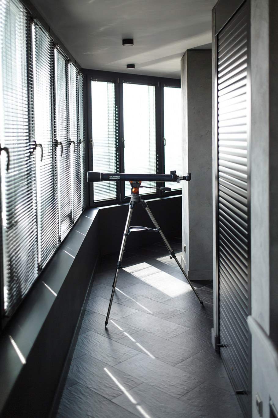 Черная лоджия