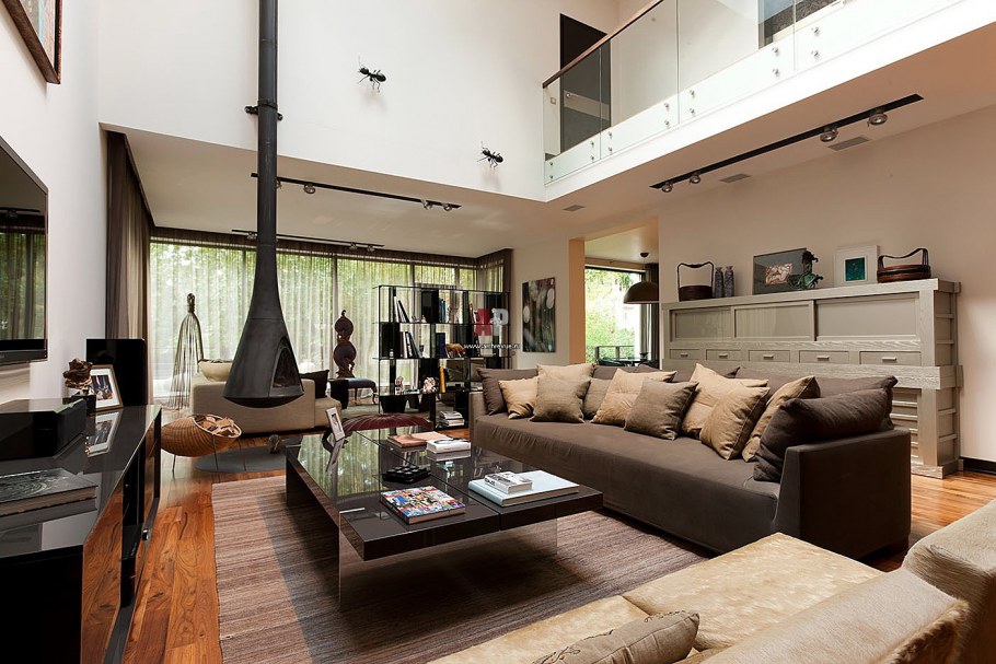 Гостиная в загородном доме в современном стиле