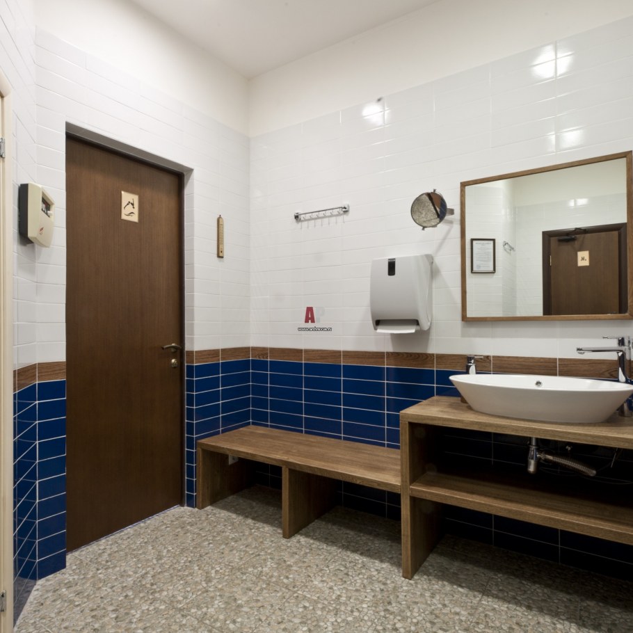 Туалет в бассейне