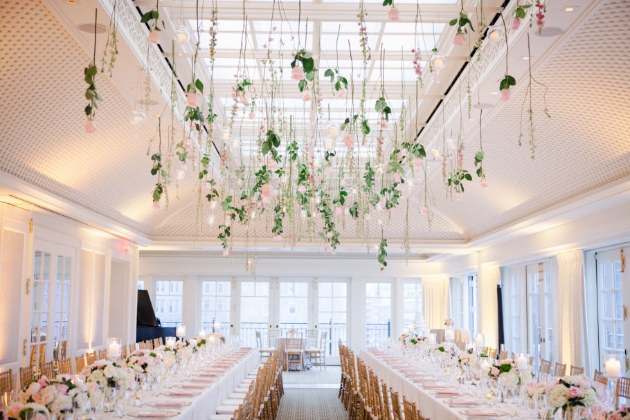 Украшение потолка на свадьбу