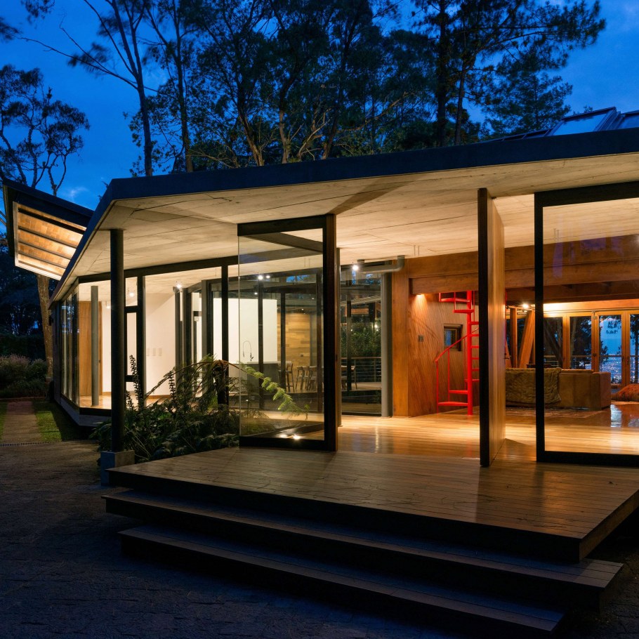 Дом с панорамными стеклами