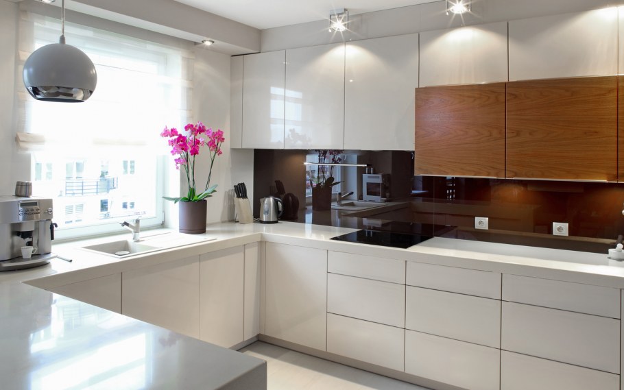 Точечное освещение на кухне