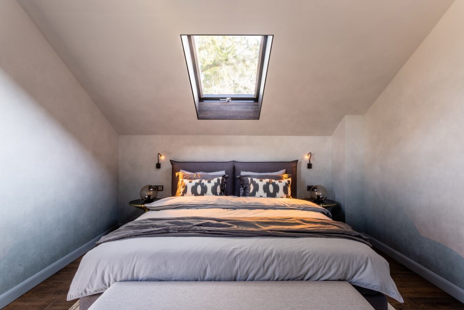 Декоративный камень на мансарде