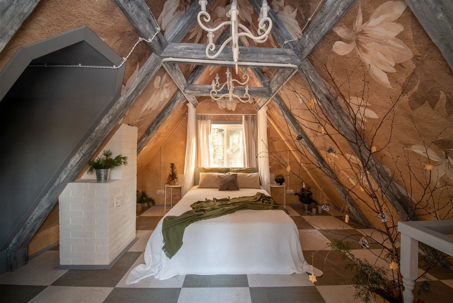 Спальня на мансарде в стиле Прованс