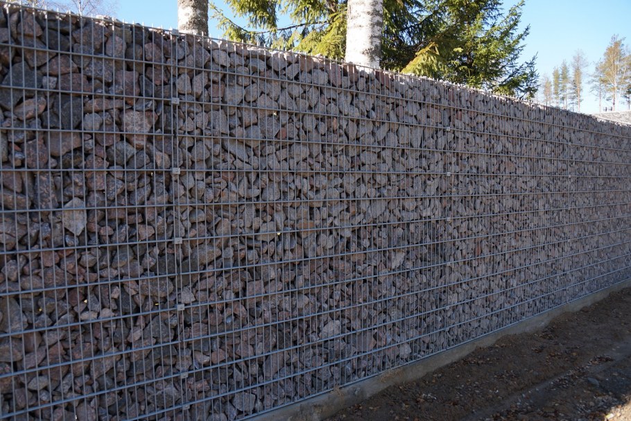 Карьерный камень в габионы