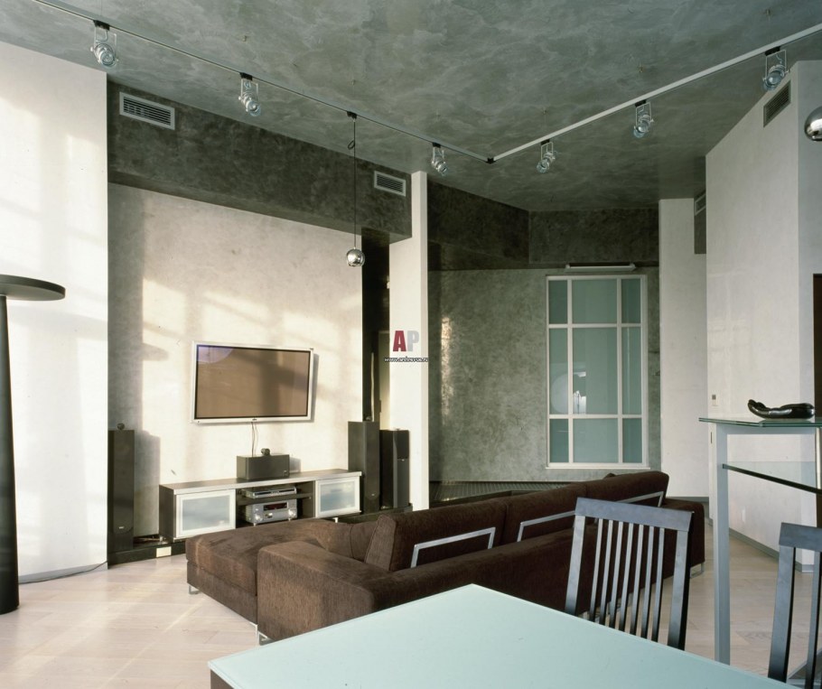 Крашенный бетонный потолок