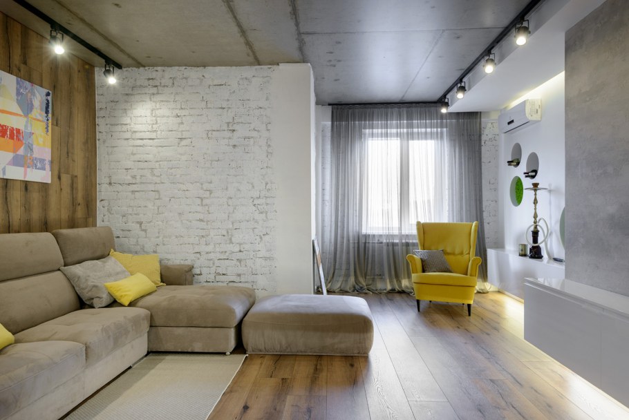 Бетонный потолок в интерьере офиса