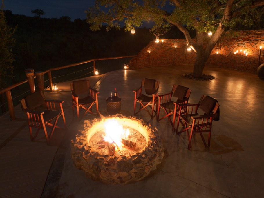 Вечерний ужин у костра