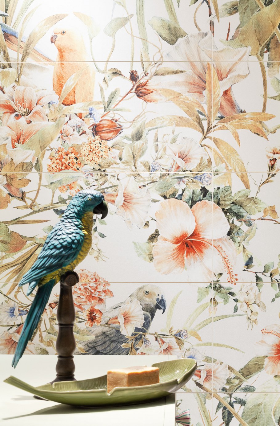 Плитка Modern Pearl Parrots