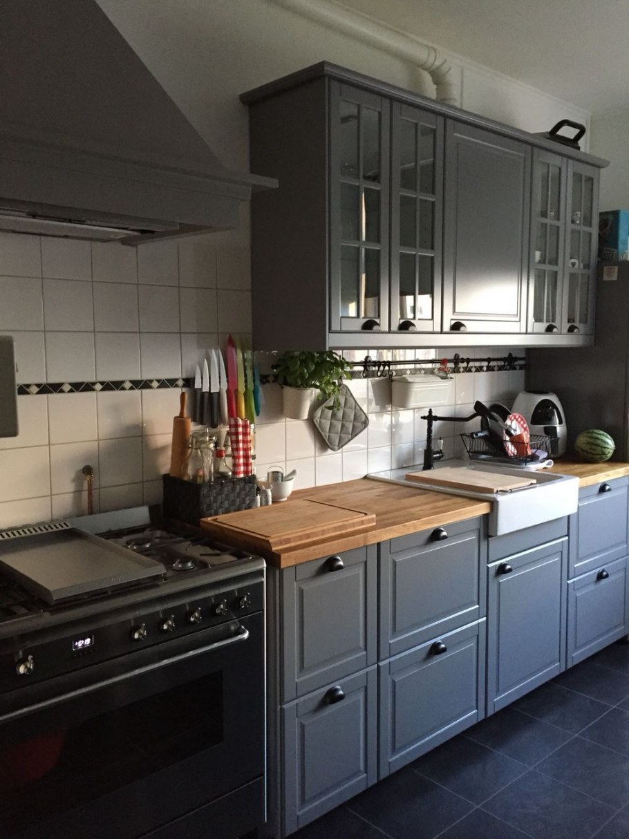 Кухня икеа Будбин серая