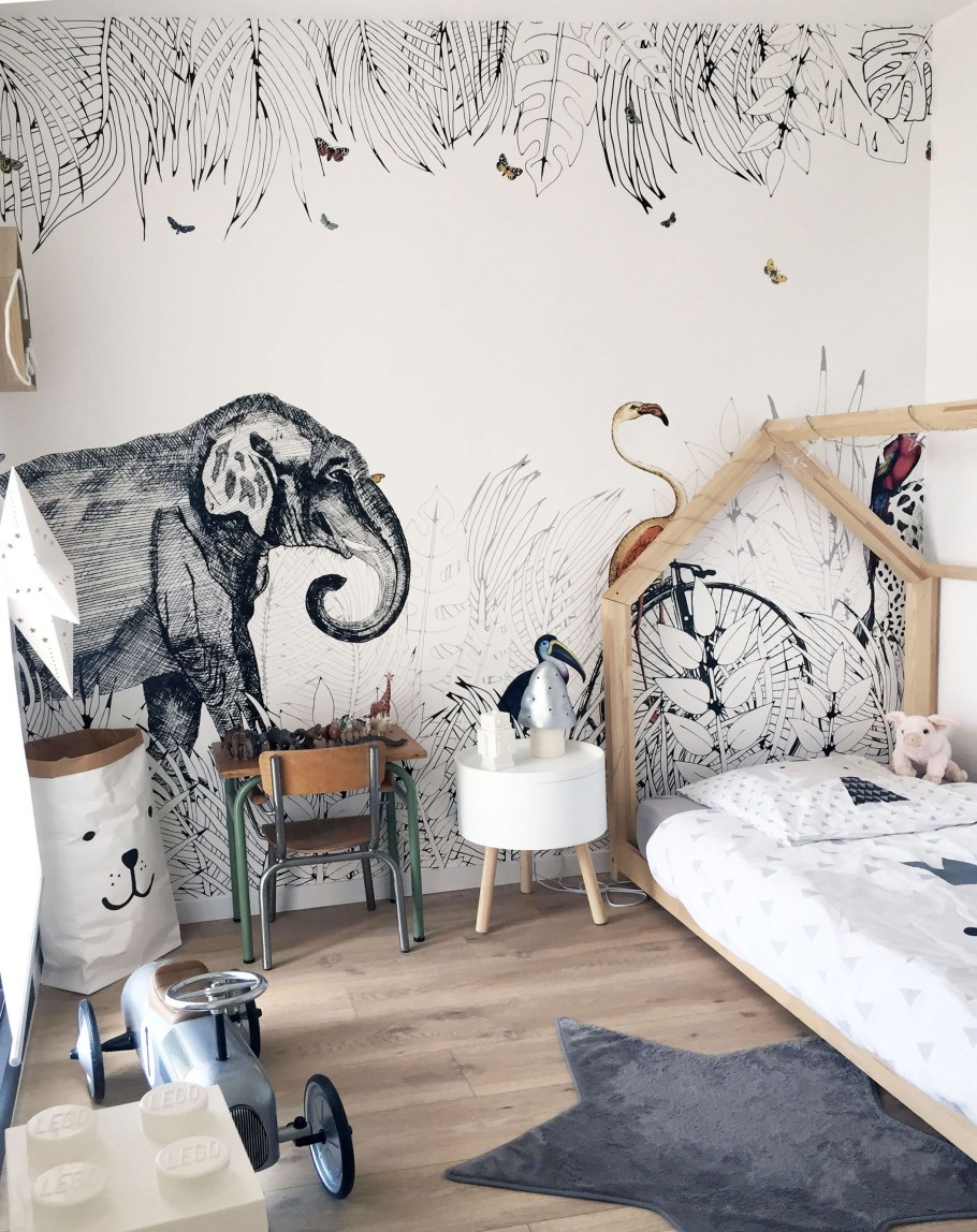 Роспись стен в комнате