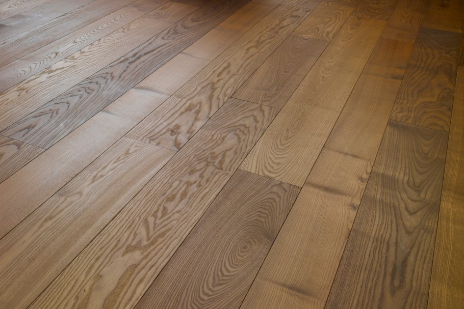 Массивная доска Deker ясень Крым