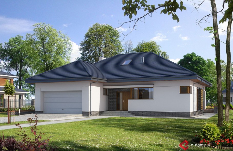 Дом с четырехскатной крышей и гаражом