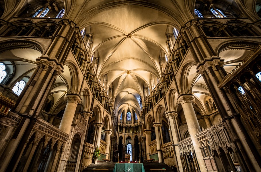 Кентерберийский собор внутри