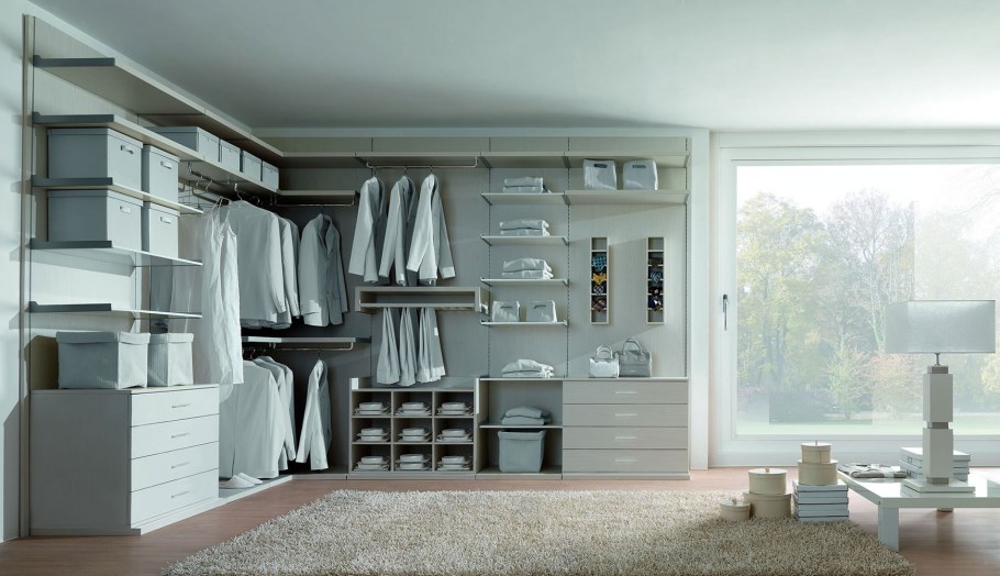 Кухня с раздвижными дверцами