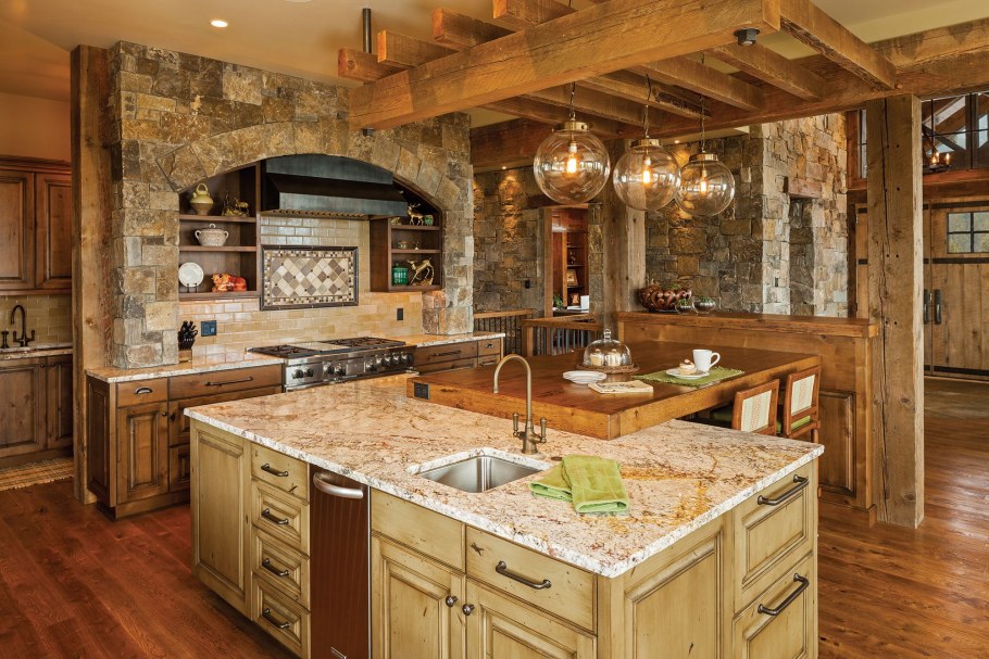 Деревянные балки на кухне