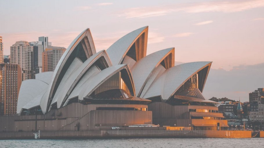 Сиднейский оперный театр архитектурный стиль