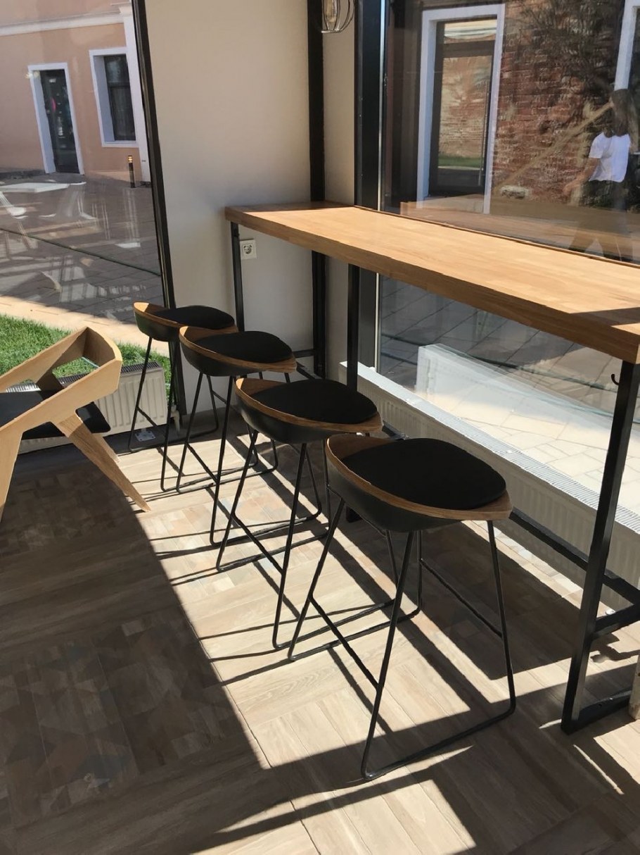 Полубарный стул tou дуб