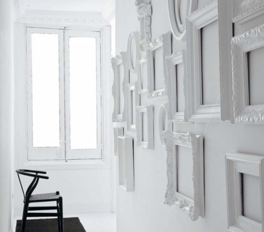 Лофт с лепниной в интерьере