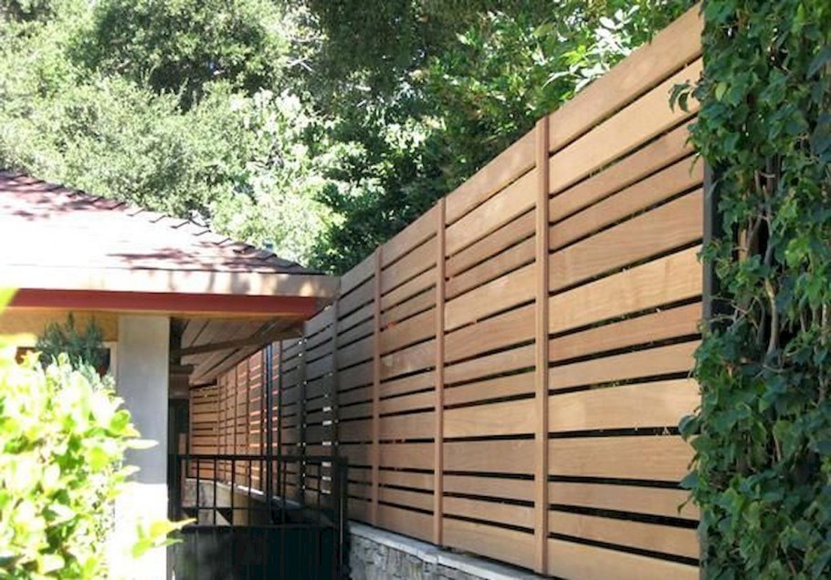 Декоративная отделка забора