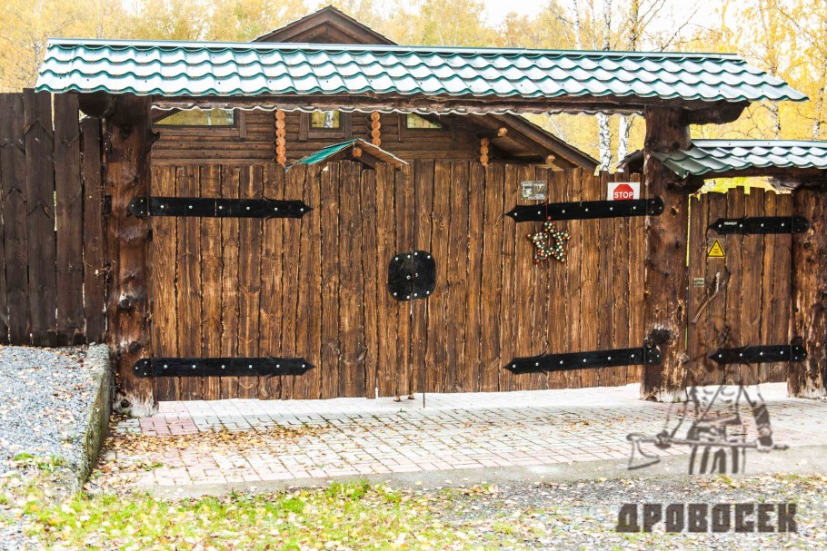 Деревянные ворота