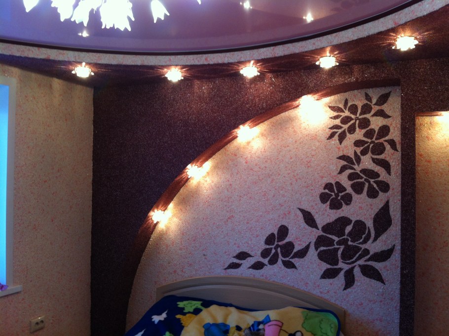 Декор стен жидкими обоями