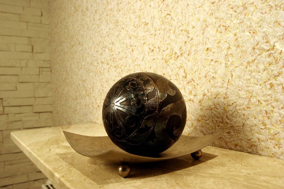 Мокрые обои в интерьере