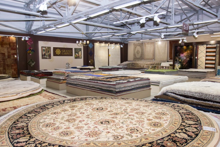 Салон с ковром из Юта