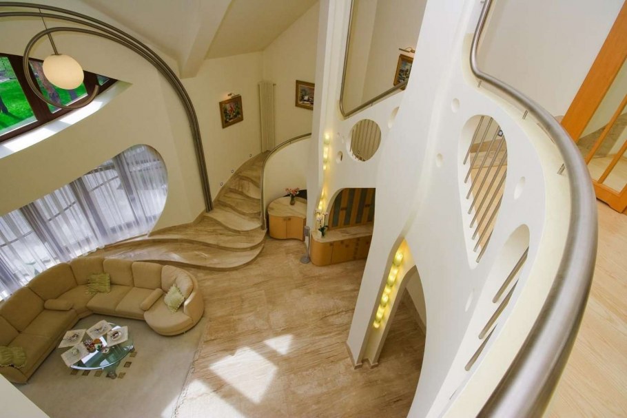 Стеклянный купольный дом