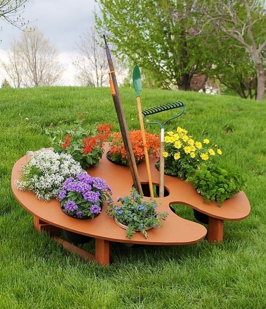 Композиции из цветов в саду