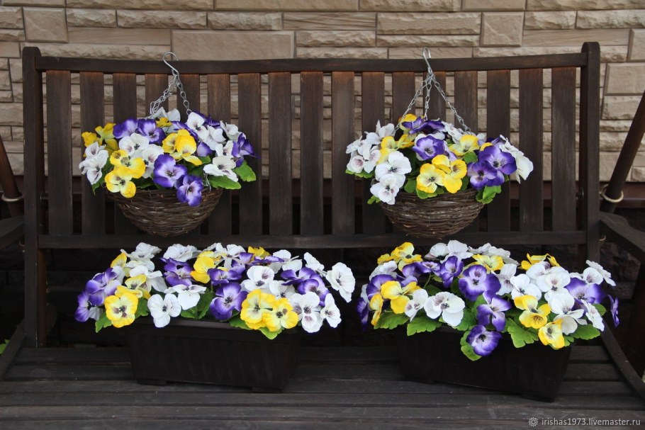 Анютины глазки в кашпо